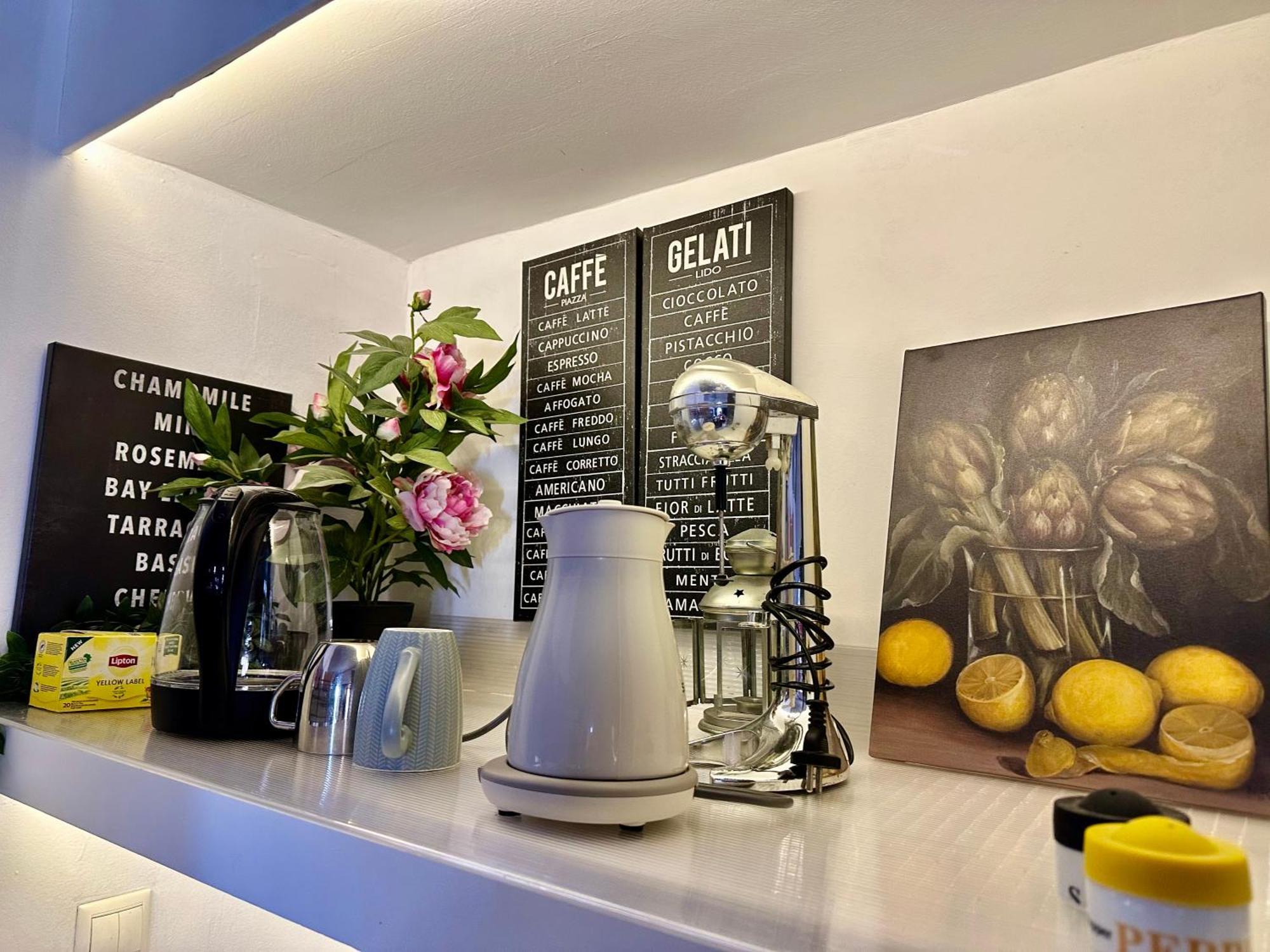 Bright Studio 4 A Short Stay Near Oaka - Iaso - Ygeia - Mitera Hospitals Athens Exterior photo